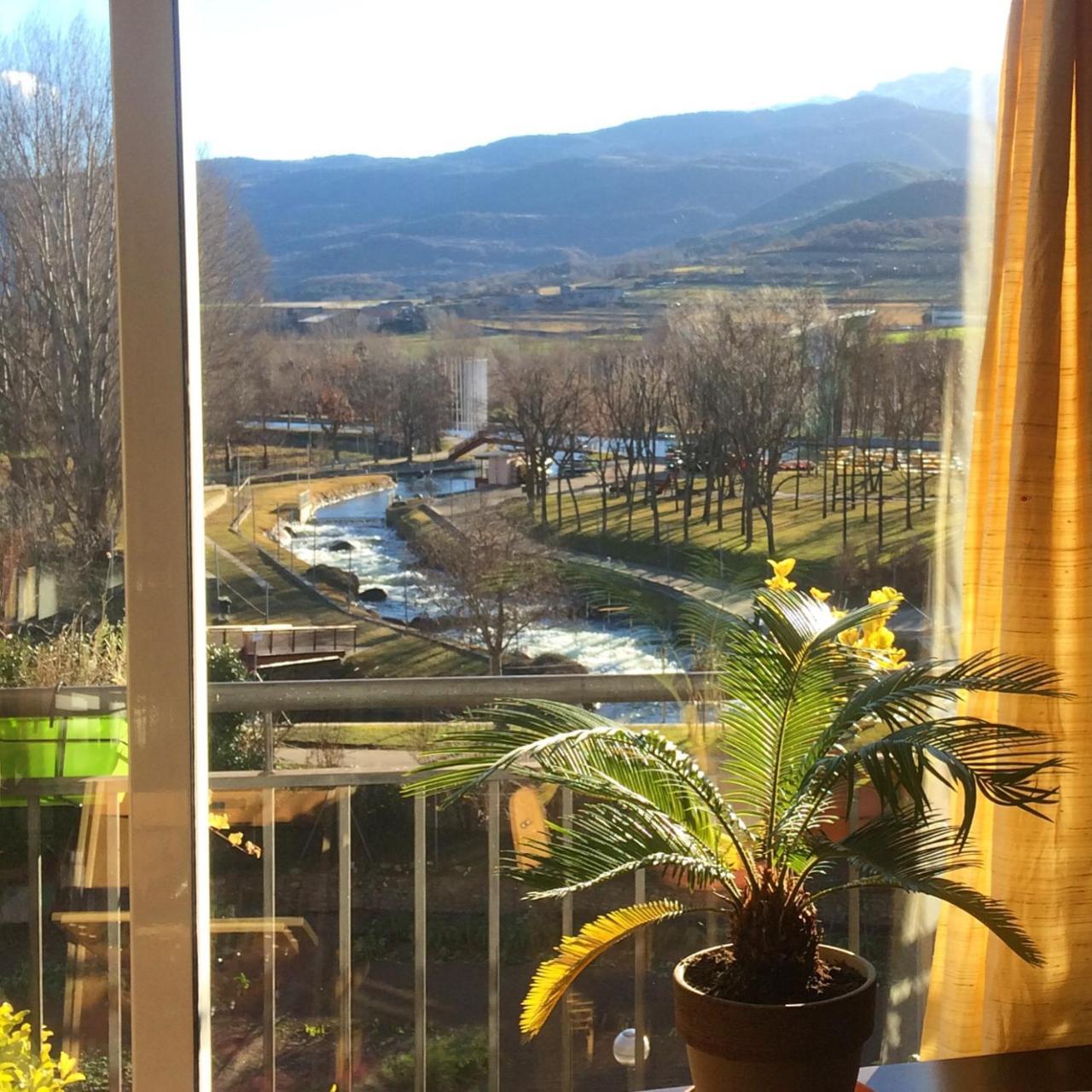 Bed and Breakfast Casa Catharina Ла-Сеу-д'Уржель Екстер'єр фото